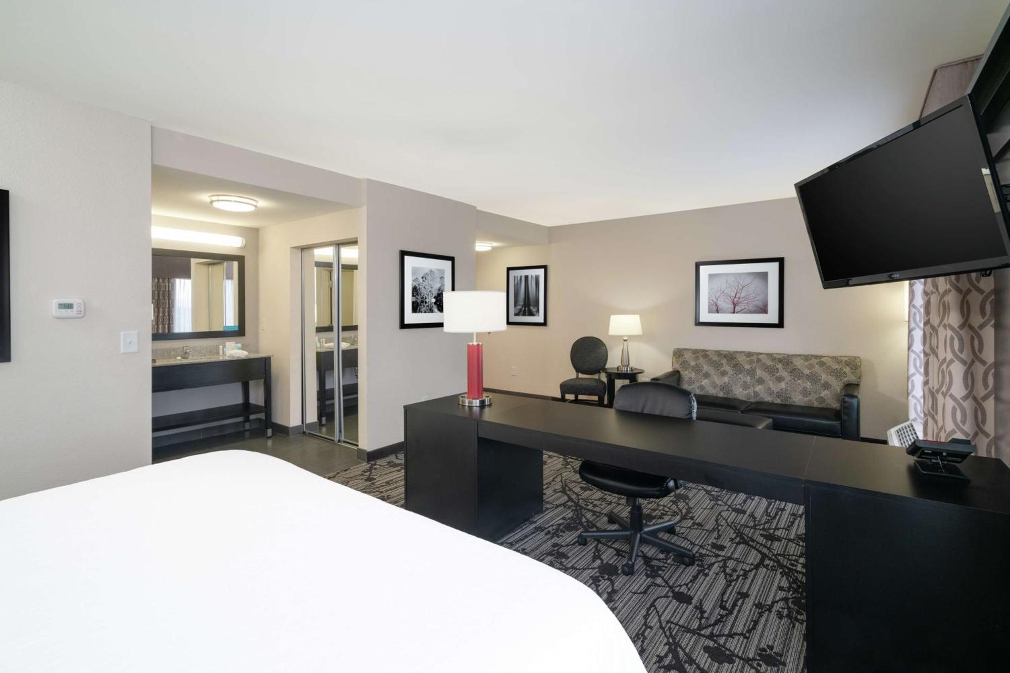 Hampton Inn And Suites Roanoke Airport/Valley View Mall Eksteriør billede