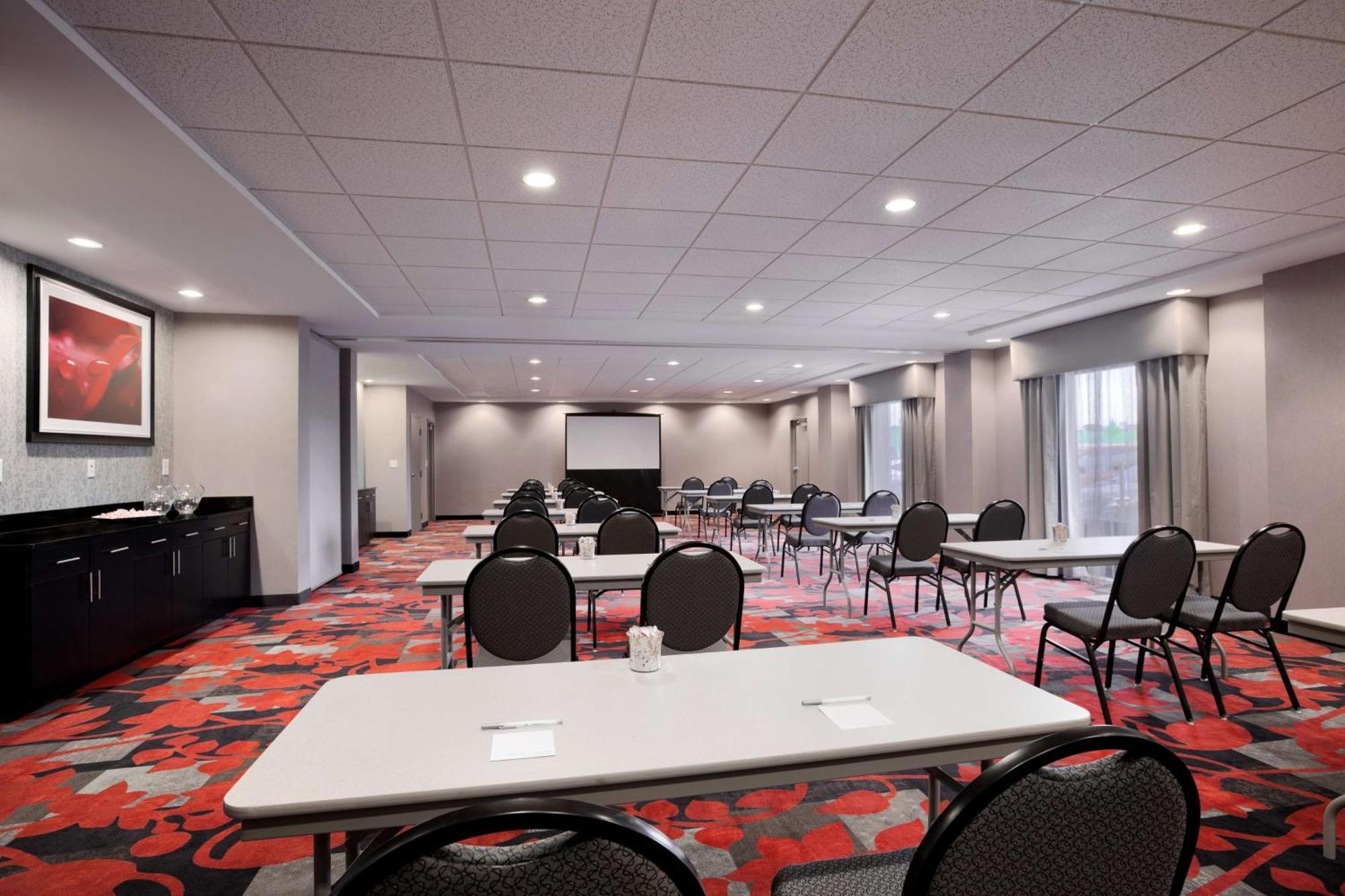 Hampton Inn And Suites Roanoke Airport/Valley View Mall Eksteriør billede