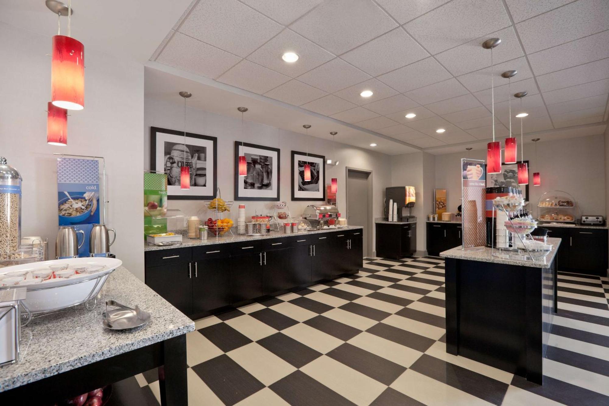 Hampton Inn And Suites Roanoke Airport/Valley View Mall Eksteriør billede