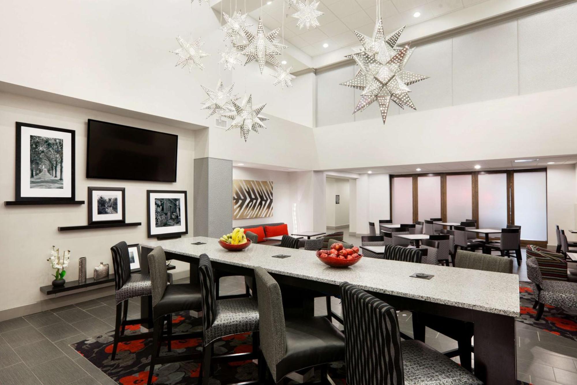 Hampton Inn And Suites Roanoke Airport/Valley View Mall Eksteriør billede