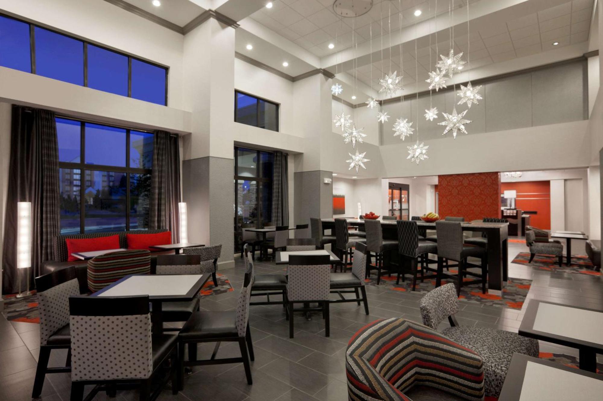 Hampton Inn And Suites Roanoke Airport/Valley View Mall Eksteriør billede